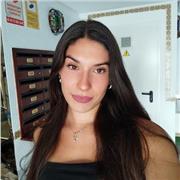 Soy una chica muy trabajadora, alegre,paciente, ordenada y me encanta enseñar.